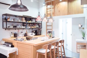 Se ofrece un desayuno a la carta (160 TWD por persona)