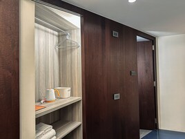 Habitación de diseño doble, 1 cama doble | Ropa de cama de alta calidad y edredones de plumas