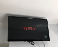 Cortinas opacas, wifi gratis, ropa de cama