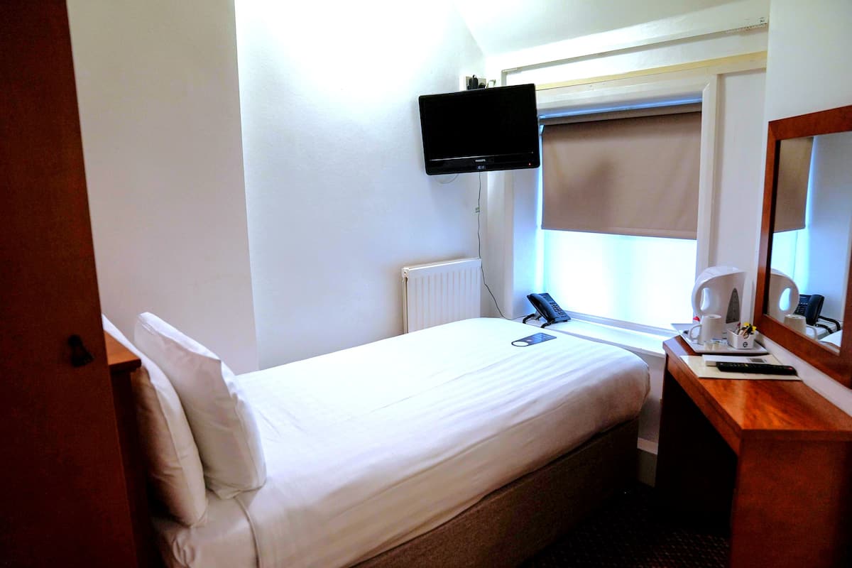 Basic Single Room | Bilik Mandi | Pancuran mandi, pengering rambut, tuala disediakan, sabun 