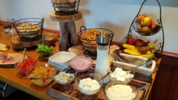 Free daily continental breakfast