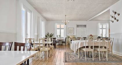 Tante Tut & Onkel E Hotel