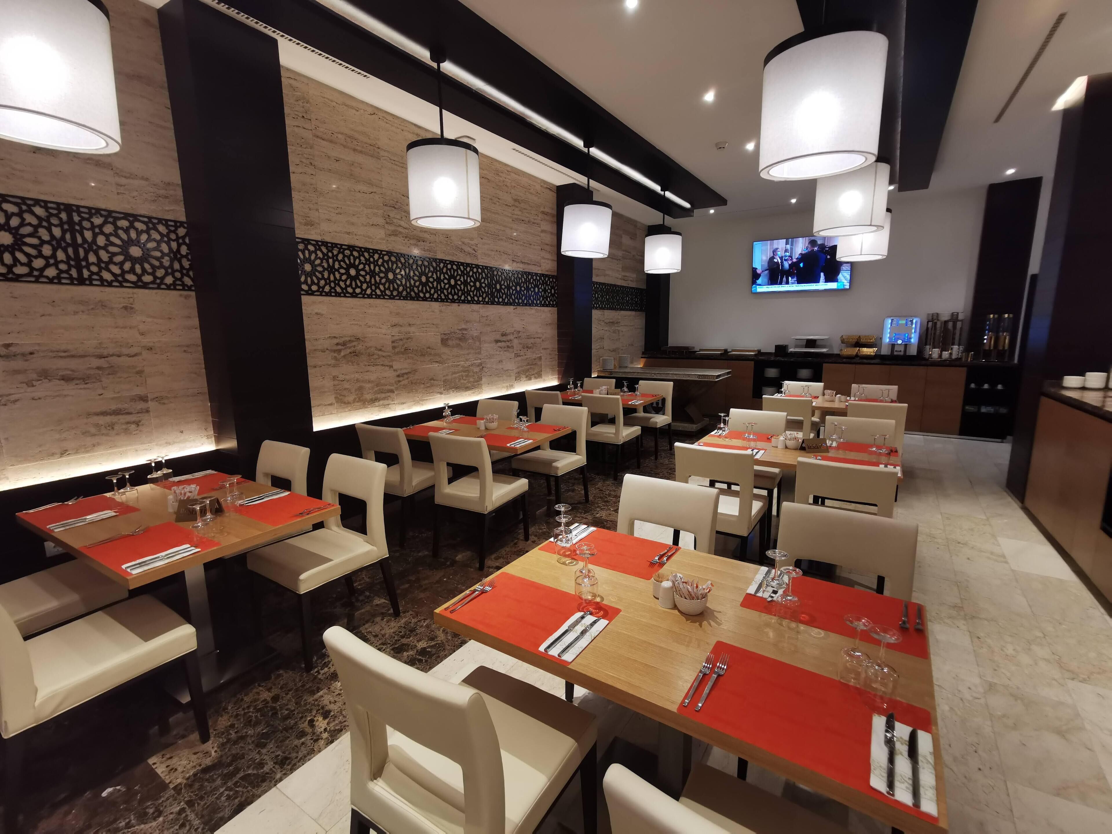 breakfast, lunch, dinner served; local and international cuisine