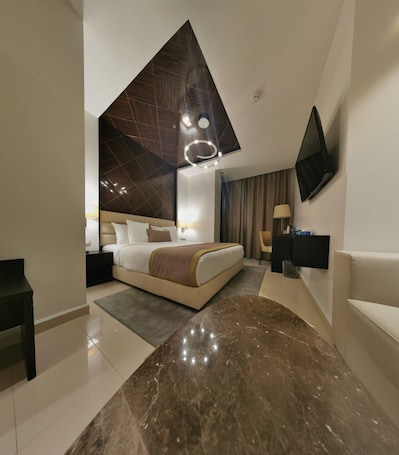 Ropa de cama de alta calidad, colchones Select Comfort y minibar