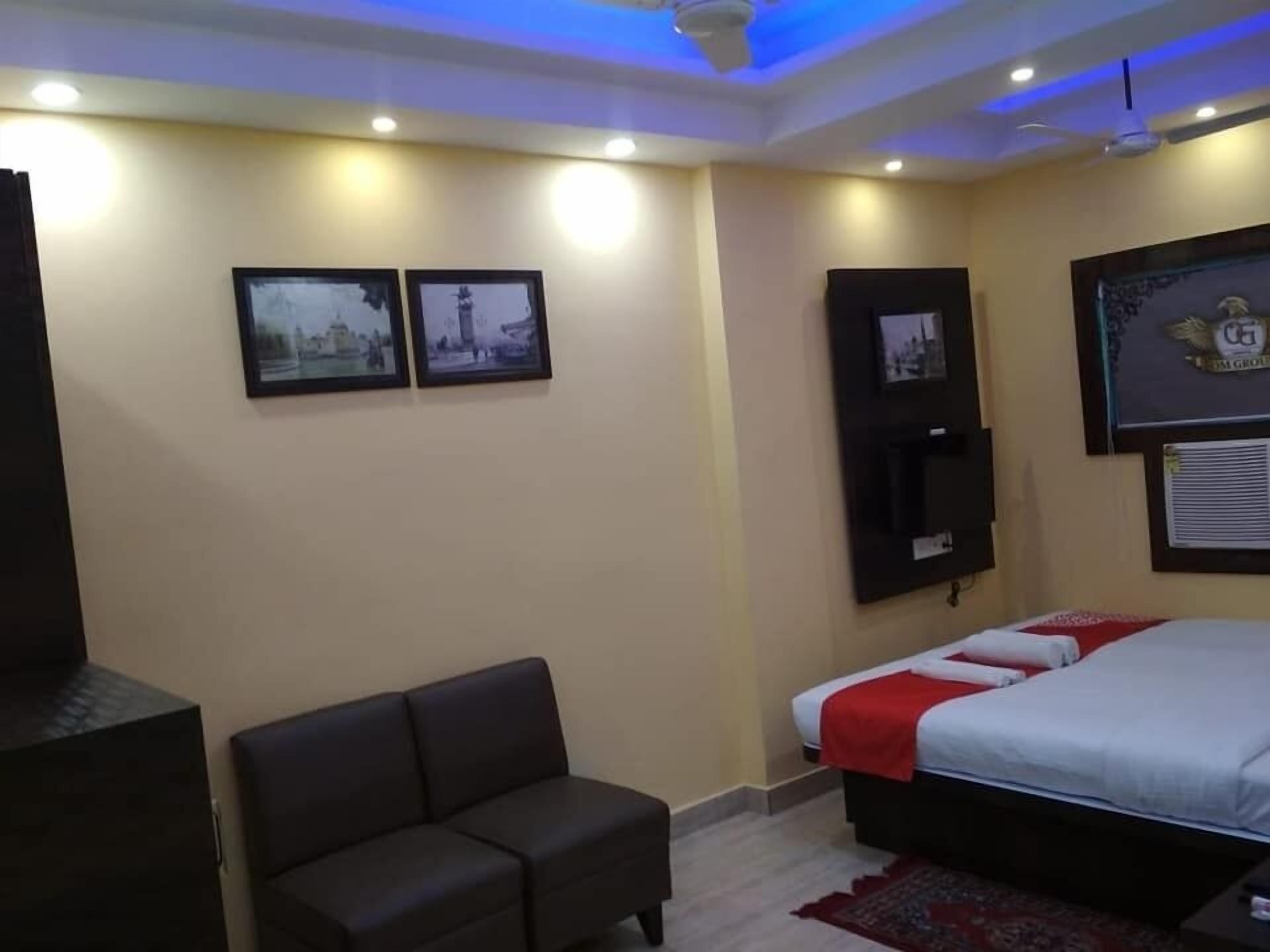 In-room safe, soundproofing, iron/ironing board, free WiFi