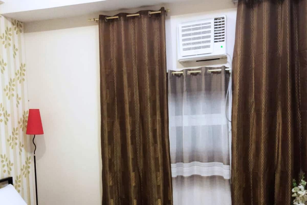 1 habitación, escritorio y insonorización