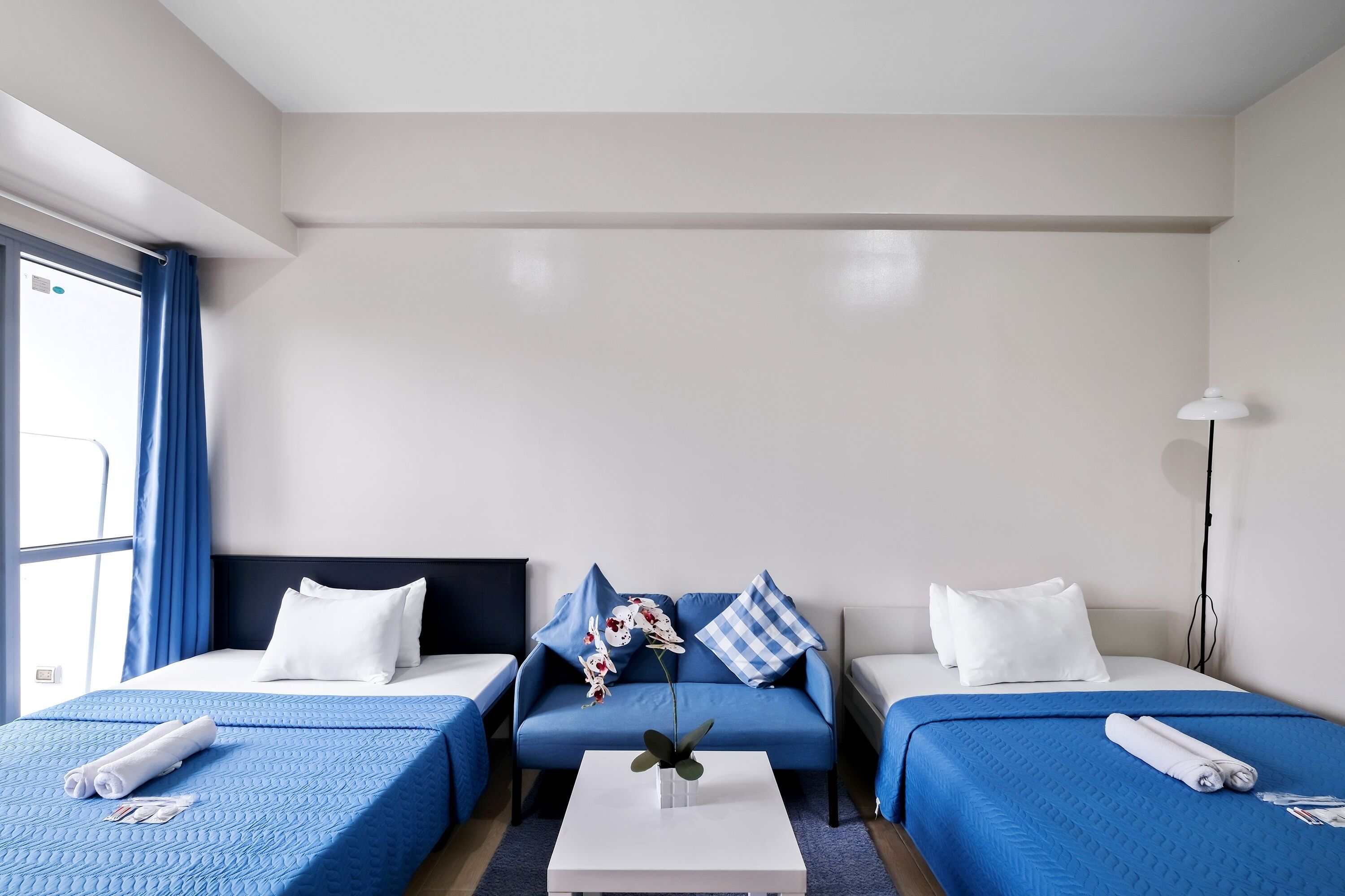 Desk, soundproofing, iron/ironing board, free WiFi