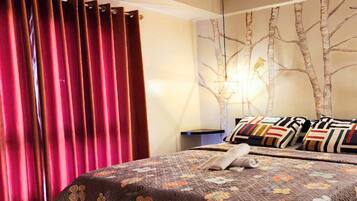 1 BR Apartment | Private kitchen | Fridge, microwave, stovetop, coffee/tea maker