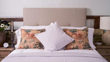 Comfort Double Room | 1 bedroom, iron/ironing board, free WiFi, bed sheets
