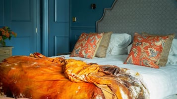 Superior King Room | 1 bedroom, iron/ironing board, free WiFi, bed sheets