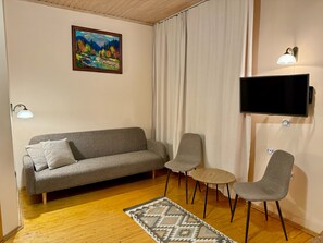 Deluxe Double Room | 1 bedroom, iron/ironing board, travel cot, free WiFi