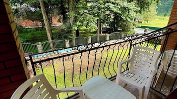 Design Triple Room | Balcony
