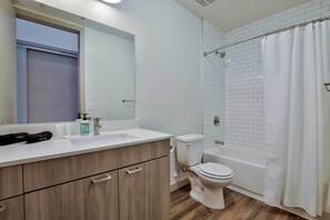 Bathroom - Spacious Getaway in Heart of Wichita (Wichita)