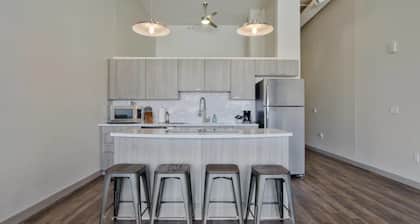 Spacious Getaway in Heart of Wichita
