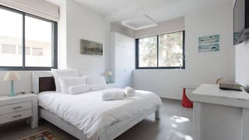 Sunny Apartments - Luxury 2BR @City Center | 2 間臥室、筆電工作空間、遮光布/窗簾、隔音