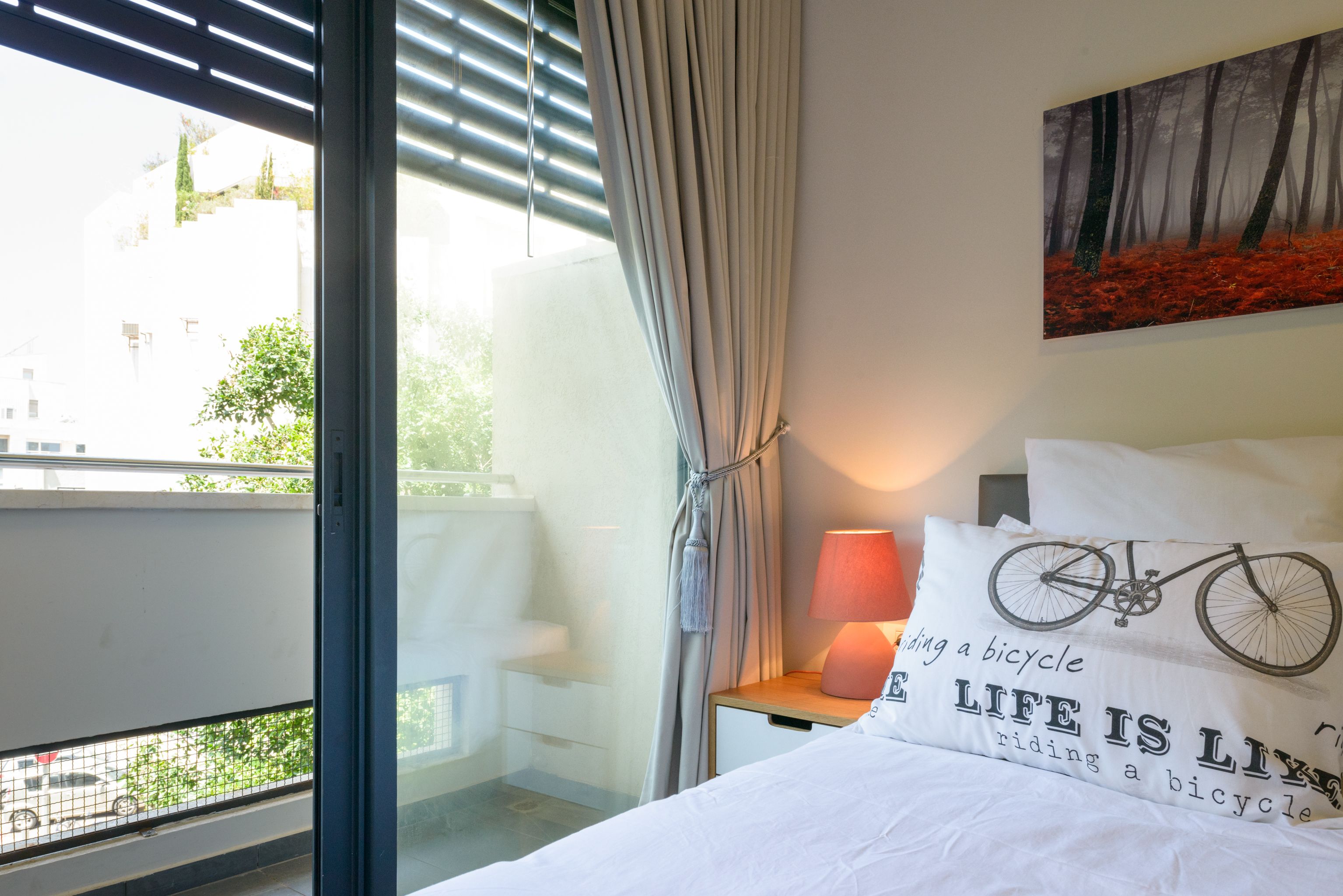 Sunny Apartments - Luxury 2BR @City Center | 2 多间卧室、笔记本电脑工作区、遮光窗帘、隔音