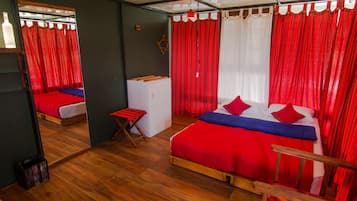 Luxury Tent, 1 Queen Bed, Garden View | Desk, rollaway beds, WiFi, bed sheets