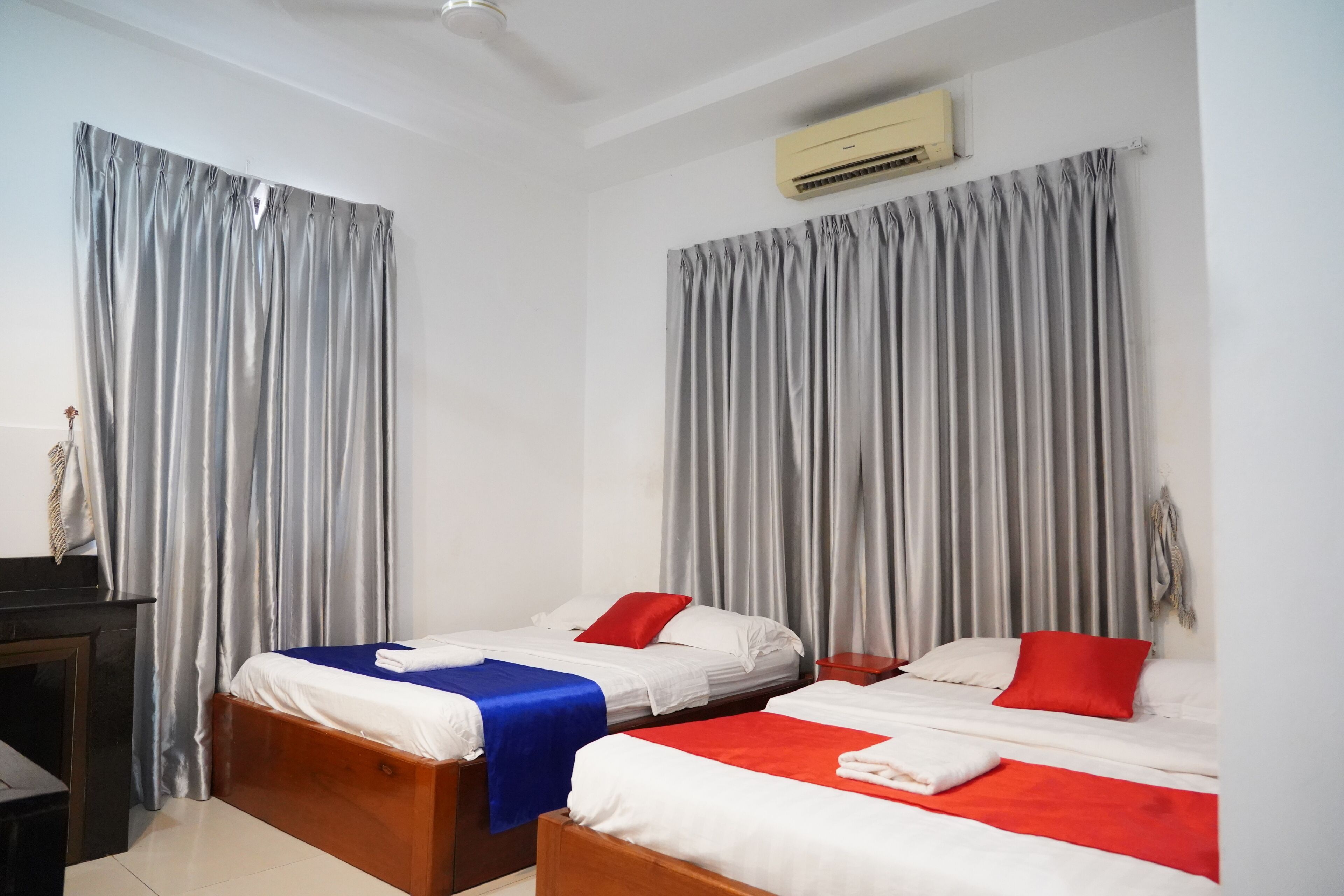 Deluxe Twin Room (With Window)