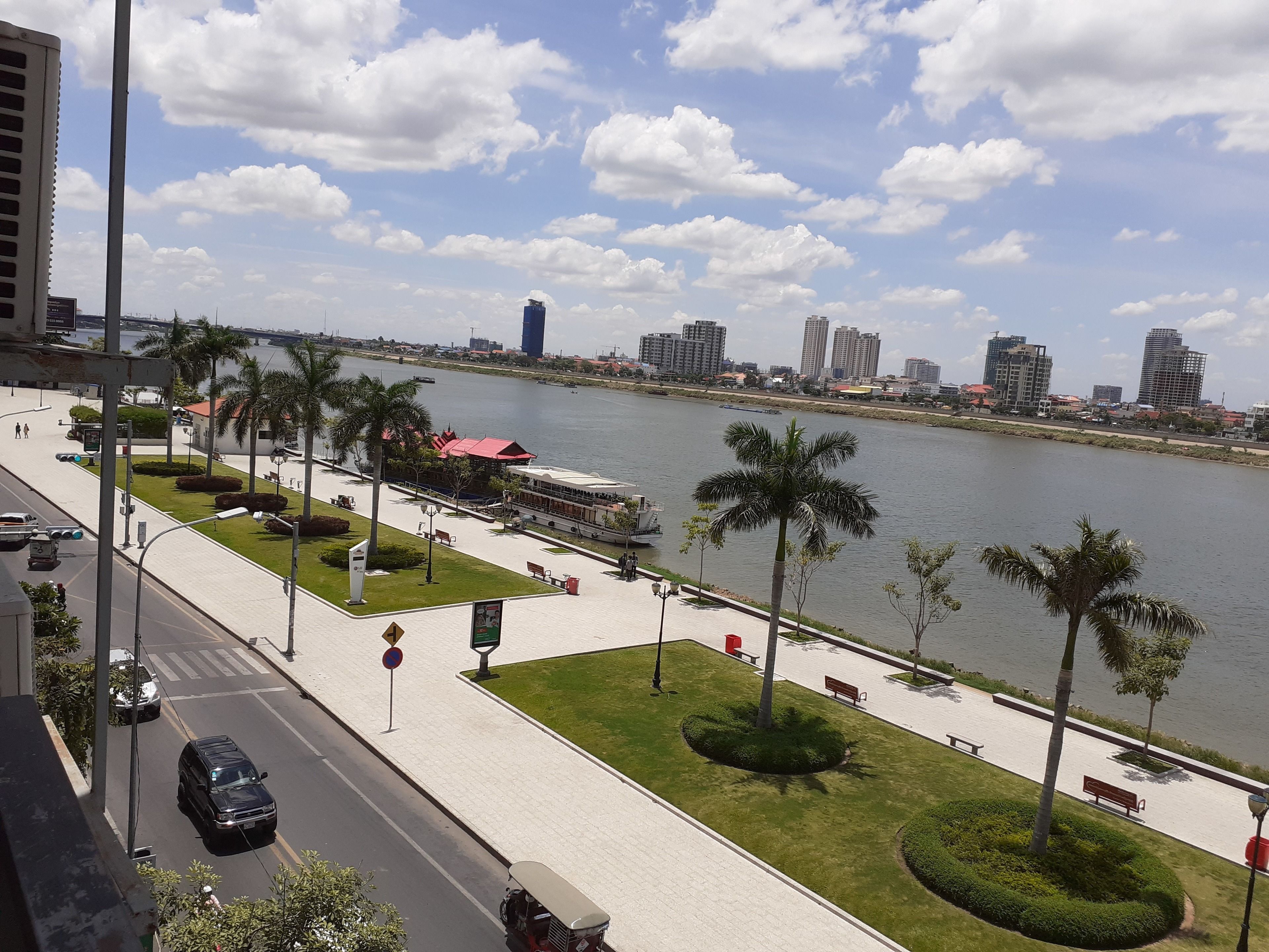 Foto - New Season Riverside Hotel