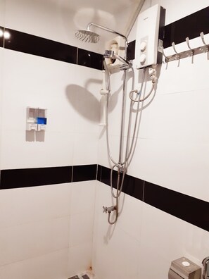 Standard Twin Room, No Windows | Bathroom shower