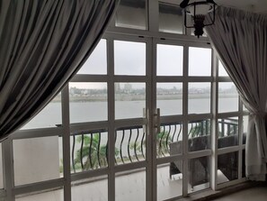 Habitación Deluxe, 1 cama King size, para no fumadores, vista al río (King) | Vista desde la habitación