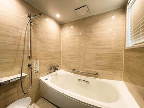 Deluxe Twin Room, 2 Bedrooms, Non Smoking | Bathroom | Combined shower/tub, free toiletries, hair dryer, slippers - Hotel Castle inn Suzuka (Suzuka)