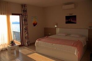 Habitación estándar, vista al mar | 1 habitación, escritorio y wifi gratis