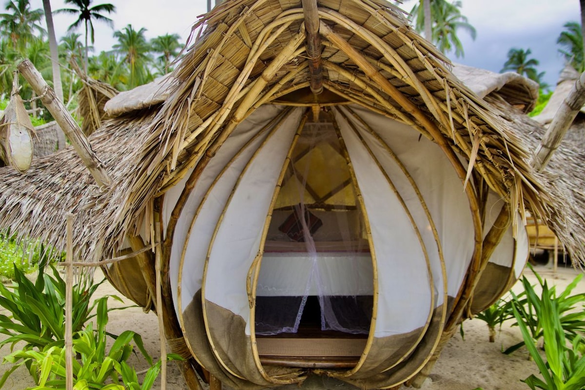 Quarto | Camas com colchões de espuma com sistema de memória, cofres nos quartos