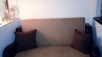 Basic Studio, Multiple Beds | Free WiFi