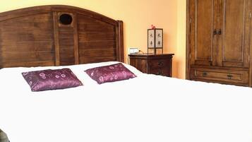 2 多间卧室、熨斗/熨衣板、免费 WiFi、床单