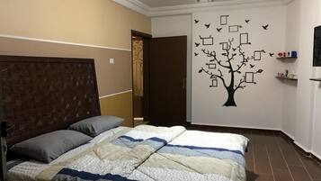 Iron/ironing board, free WiFi, bed sheets