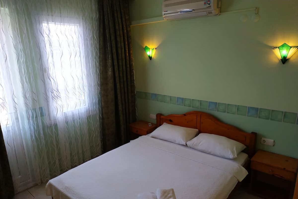 Basic Apartment | In-room safe, individually decorated, individually furnished