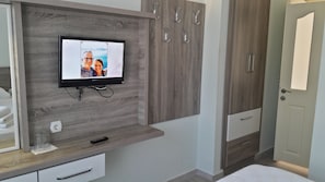 Habitación doble | Caja de seguridad en la habitación y decoración personalizada