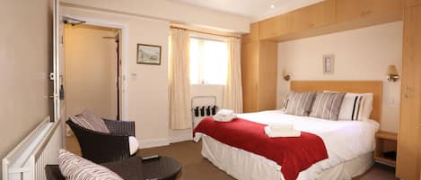 Chambre double, accessible aux personnes à mobilité réduite, salle de bain attenante (Family)
