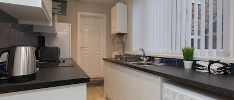 House, Private Bathroom (4 Bedroom)
