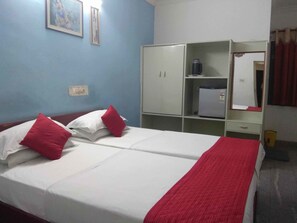 In-room safe, rollaway beds, free WiFi