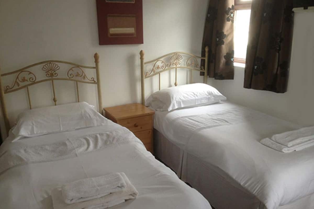 Free WiFi, bed sheets