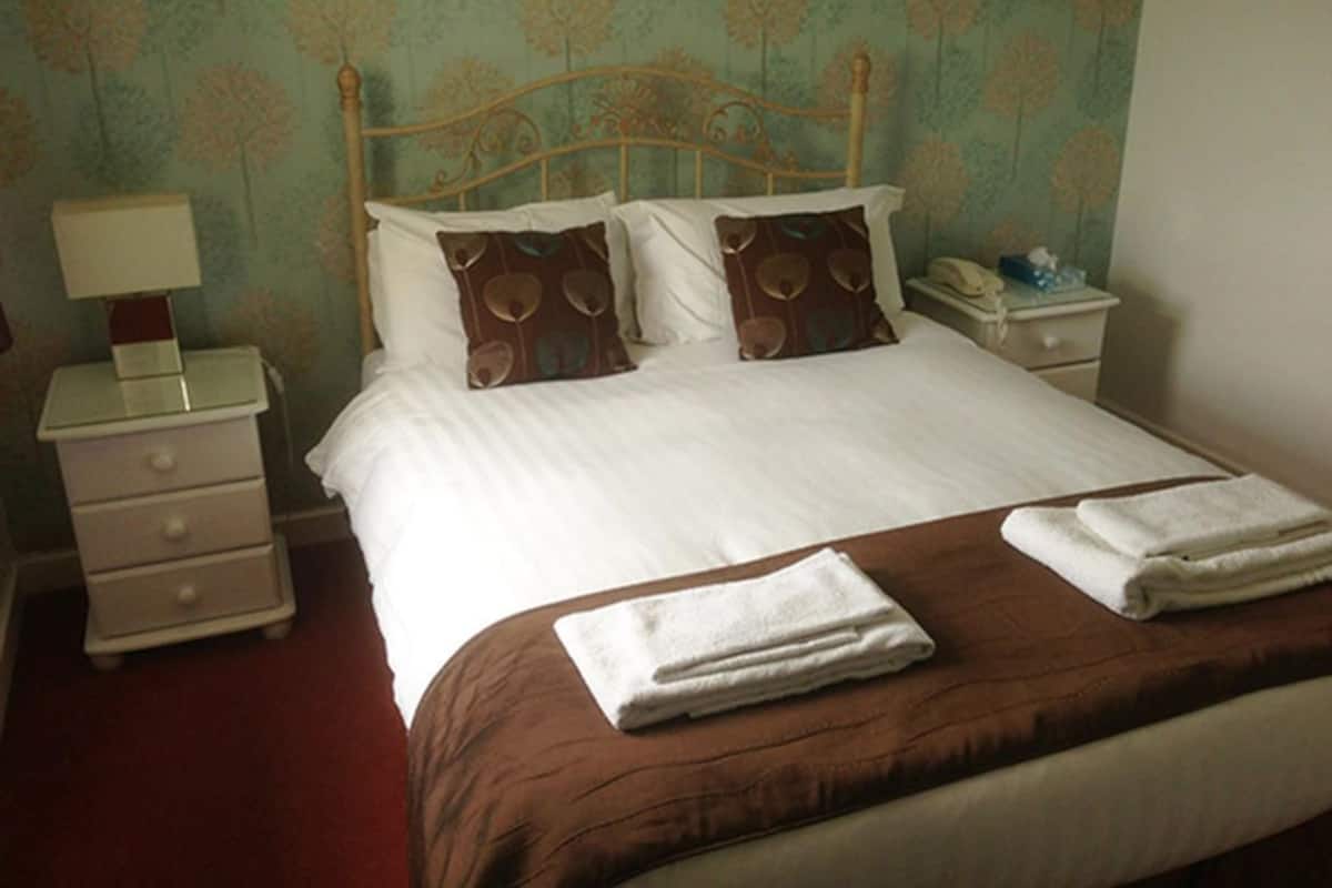 Free WiFi, bed sheets