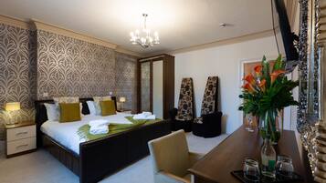 Super King Double Room | Memory-foam beds, rollaway beds, free WiFi, bed sheets