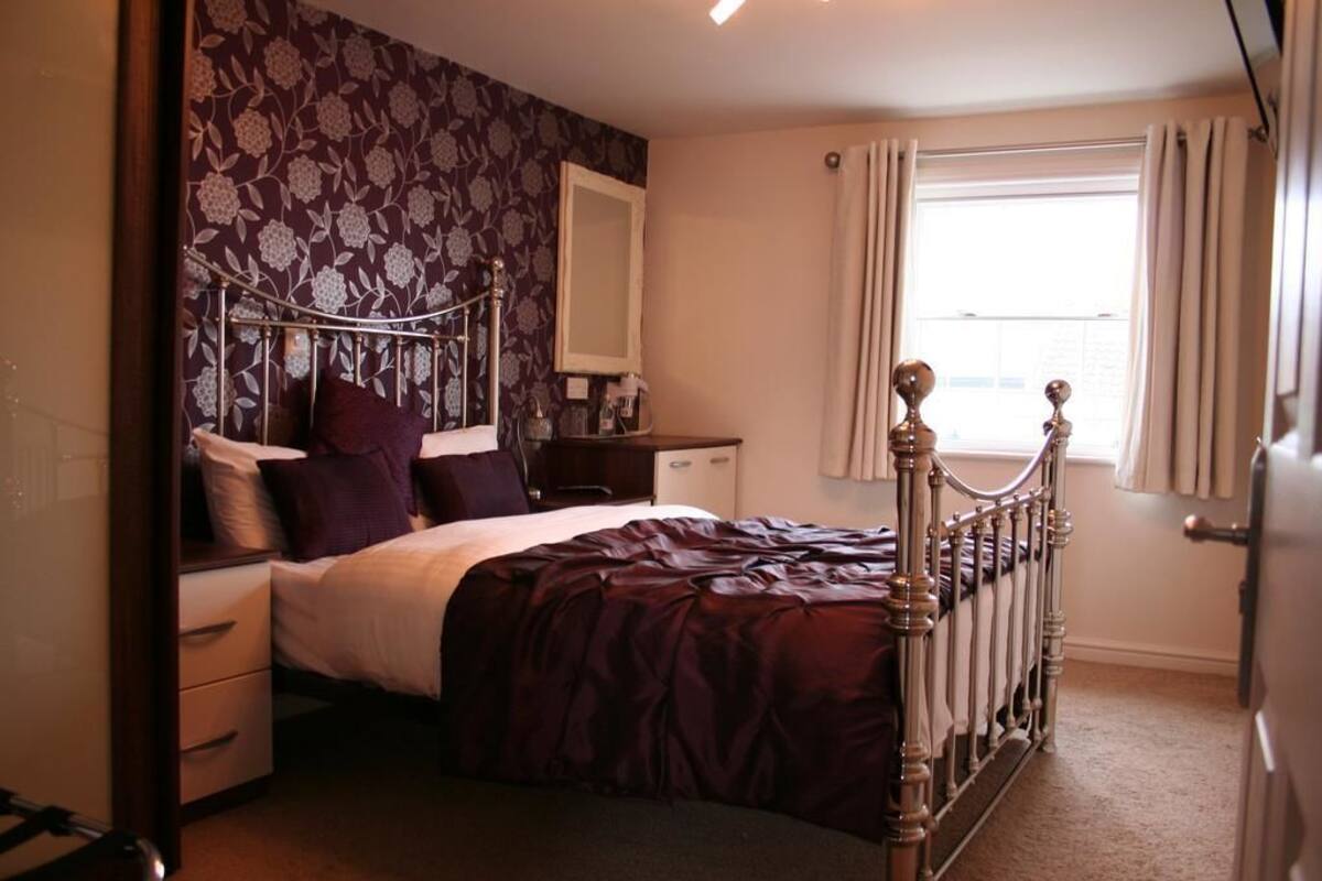 Double Room | Memory foam beds, rollaway beds (surcharge), WiFi (free), bed sheets