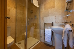 Classic Double Room | Bathroom