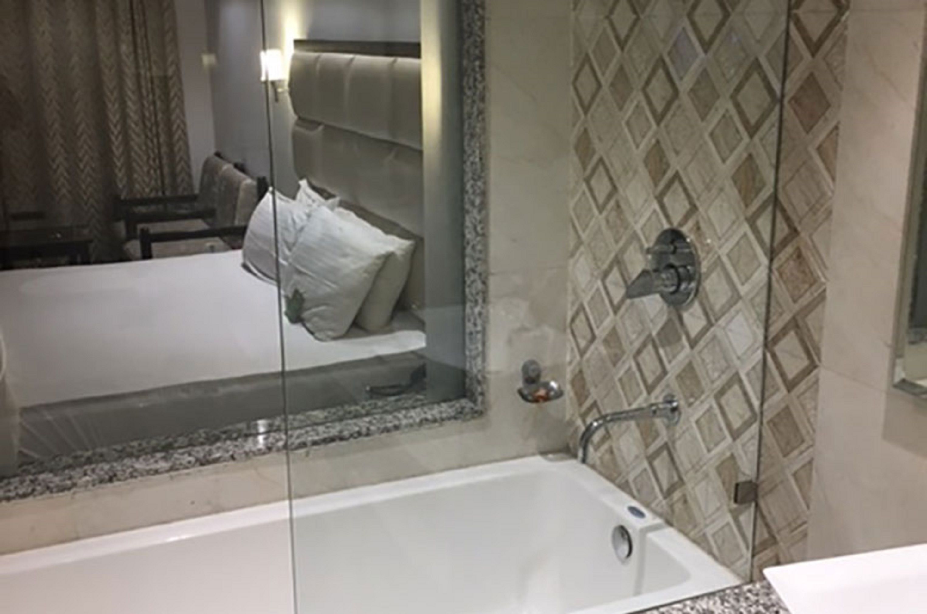 Family Duplex Room | Bathroom