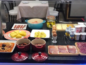 Daily buffet breakfast for a fee - Hotel Sansi Park (Lleida)