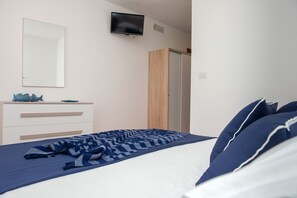 Lägenhet Standard - 1 queensize-säng - havsutsikt | Individuell inredning, unika möbler, gratis wi-fi och sängkläder