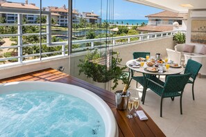 Loftsleilighet | Utendørsservering