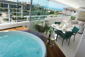 Penthouse | Jetted tub - Penthouse Apartment with Hot Tub near Beach (Aquiraz)