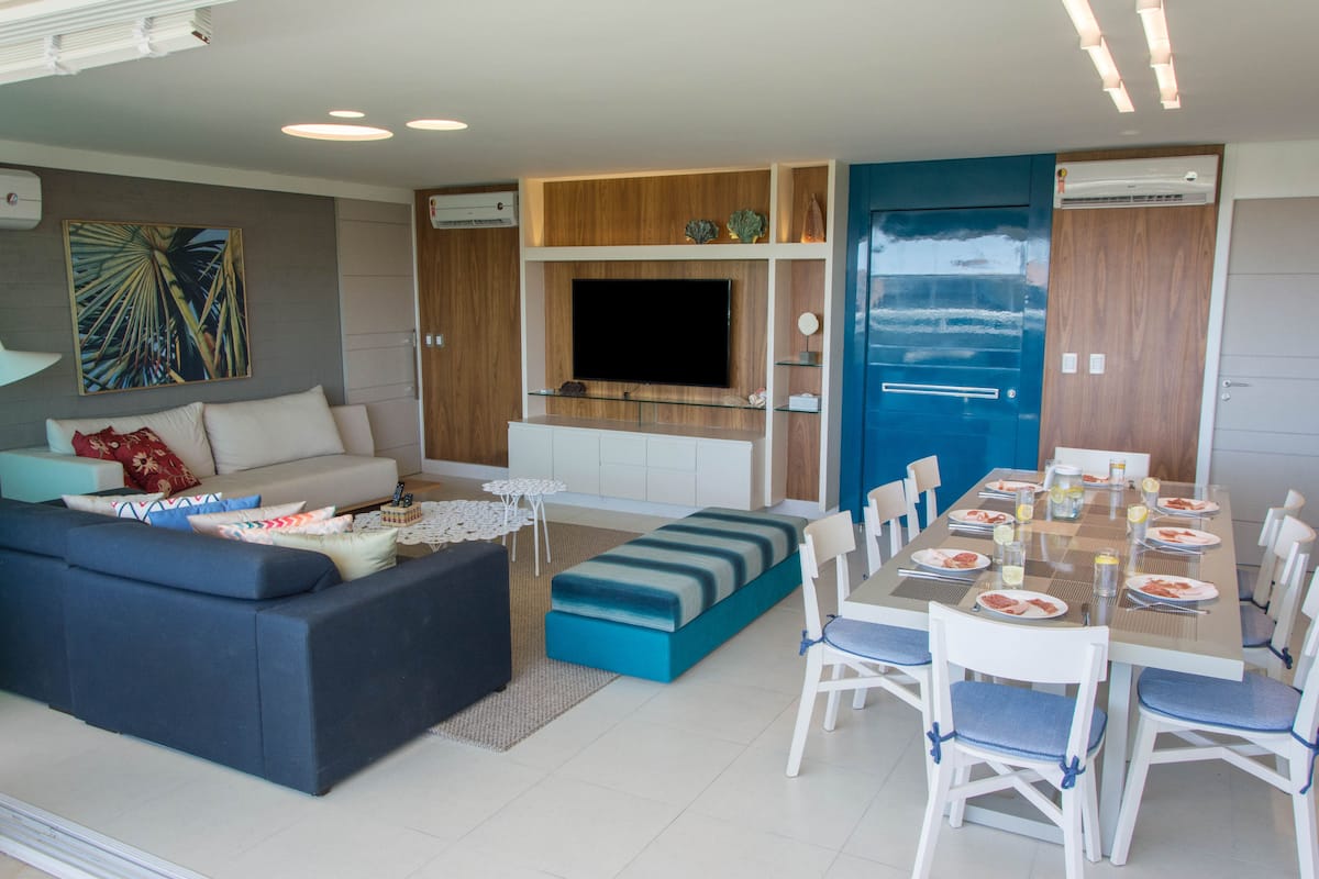 Penthouse | Makan di kamar