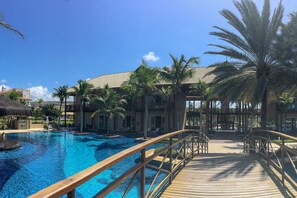 室外游泳池，免费小屋，池畔遮阳伞