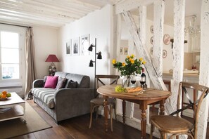 TV, DVD player, offices - Le Passage Du Marais (Paris)