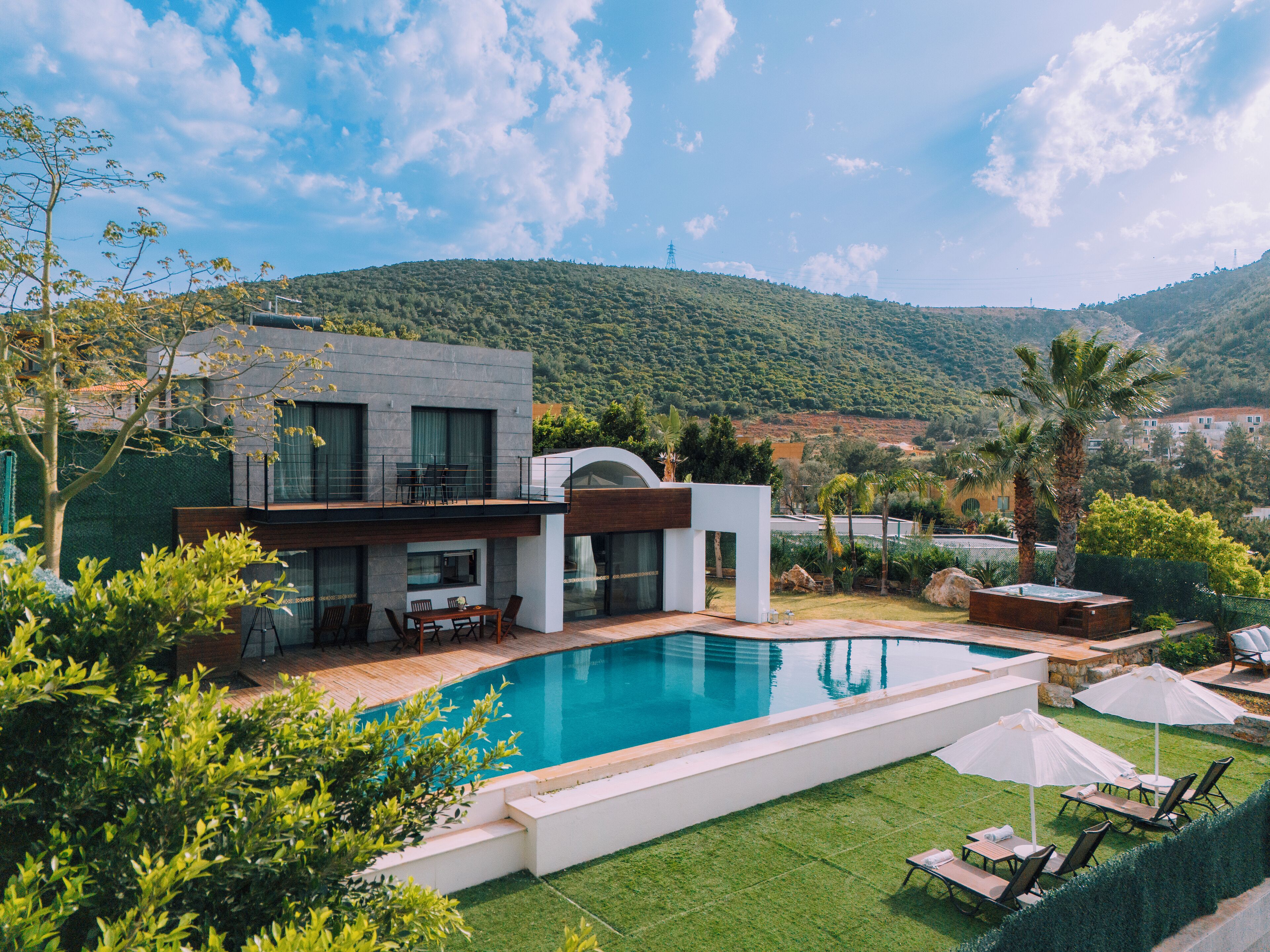 Biệt thự Exclusive | Bộ đồ giường cao cấp, bàn, phòng cách âm 